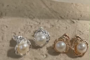 Viviann Original Elegant Style Gold and Silver Pleated Pearl Lily Earrings Pearl Stud Earrings 925 Sterling Sliver Earring Cultured White Pearl for Women Earring Jewelry Wholesale