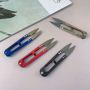 Kéo cắt chỉ mini kích thước nhỏ gọn tiện lợi sử dụng trong gia đình hàng ngày-màu ngẫu nhiên