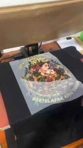 Kaos Kata - Kata Ratu Tak Bermahkota Bertelapak Kaki Surga - Baju Distro Murah Terbaru COD TazoraCustom