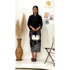 Nusa Kebaya  Setelan Kebaya Kartini Kebaya Floy Baloteli Rok Lilit Batik Modern Kebaya Floy Polos