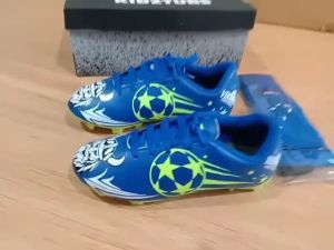 KIDZTUBS Sepatu Bola Anak Paket Komplit Sepatu Bola Tas Skin Deker Kaos Kaki Usia 6-10 Tahun Size 28 29 30 31 32 33 34 35 36 37 KDZ1903122024