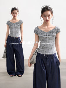 BAIDAIFEI | V-Neck Floral T-shirt Slim-fit Short-sleeve Top