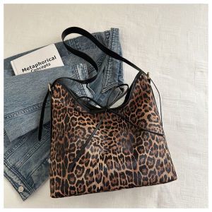 กระเป๋าถือทรงถุง Tote Bag ความจุขนาดใหญ่ สไตล์ย้อนยุค สีลายเสือดาว กระเป๋าสะพายไหล่ข้างเดียวสำหรับผู้หญิง กระเป๋าถือสำหรับนักเรียนวิทยาลัย กระเป๋าถือแบบลำลองสำหรับเดินทาง