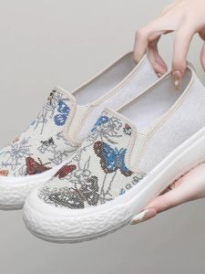 รองเท้าผ้าใบระบายอากาศสําหรับผู้หญิง 2024 ฤดูใบไม้ผลิ/ฤดูใบไม้ร่วงใหม่สบายๆแฟชั่นเข้าได้หลายชุดปักดอกไม้รองเท้าหัวกลม