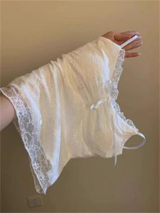 เสื้อกั๊กสายเดี่ยวผ้าลูกไม้สีขาว ทรงเข้ารูป สำหรับผู้หญิง ฤดูร้อน 2025 เสื้อชั้นในแบบมีแผ่นเสริมหน้าอก ดีไซน์ใหม่ ดีเทลโบว์