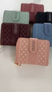 กระเป๋าสตางค์ใบสั้น ปักลาย (GC-5501) งานหนังพียู ดีไซน์สวย เก็บธนบัตรได้ มีช่องเก็บการ์ด