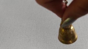 กระดิ่งทองเหลือง ขนาด เส้นผ่านศูนย์กลาง 2.5 ซม. สูง 4 ซม. 10 ลูก 850 บาท