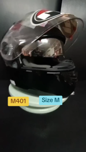 หมวกกันน็อค แบรนด์ Real   Size M (ไม่ถุงคลุมหมวก ไม่มีกล่องของreal) รหัส M401 สินค้าตัวโชว์