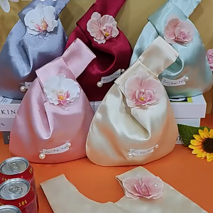 【SG STOCK】Gift Bag | Phalaenopsis Orchid/Tulip | Silk Party Gift Bag
