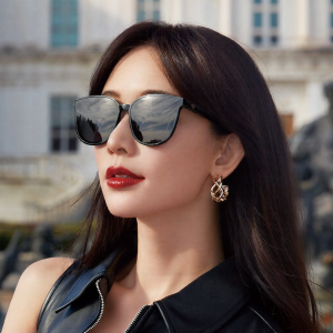 HELEN KELLER | Classic Retro Cat-Eye Polarized Sunglasses Womens