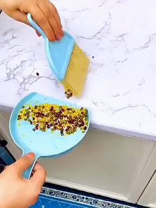 2pcs/Set Mini Dustpan And Brush Set Small Broom And Dustpan Manual Cleaning Tool Desk Keyboards Car Small Animals Waste Cleaner