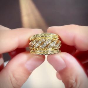 Huitan Luxury Women Ring for Party Fashion Gold Color Inlaid Bright Cubic Zirconia Accessories Temperament Lady Wedding Jewelry