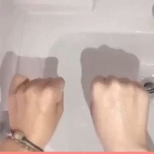 deep sea mud ครีมอาบน้ำ ครีมอาบน้ำขาว โคลนน้ำลึกจริง300MLโคลนน้ำลึก ไวท์เทนนิ่งอย่างรวดเร็ว ครีมอาบน้ำ โคลนภูเขาไฟ เจลอาบน้ำ เจลอาบน้ำภูเขาไฟ ครีมอาบน้ำหอมๆ เจลอาบน้ำไวท์เทนนิ่ง สบู่ก้อนอาบน้ำ ครีมอาบน้ำไวท์เทนนิ่ง ครีมอาบน้ำภูเขาไฟ ครีมอาบน้ำโคลนภูเขาไฟ - Lazada