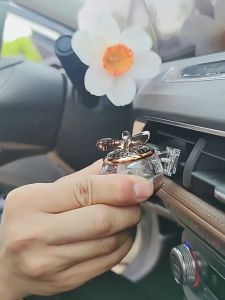 Xe hơi nước hoa thơm không khí -điều hòa không khí trang trí quạt