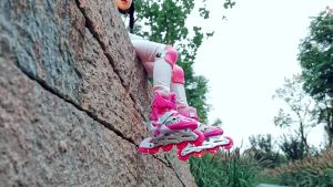 Giày trượt patin trẻ em tặng mũ bảo vệ bảo hộ tay chân pain bánh đầu sáng đèn điều chỉnh tăng giảm được size