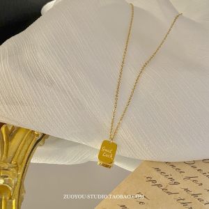 Titanium Steel Non-Fading 18K Gold Square Pendant Necklace Womens Simple Letter Clavicle Chain Fashion Jewelry Accessory