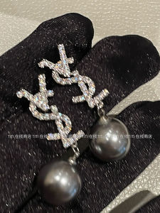 Elegant Grey Pearl Letter Stud Earrings Womens Fashion Jewelry Flash Diamond High-End Sensation Small Audience Ear Jewelry