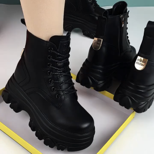 Womens Martin Boots Thick Bottom Platform Heightening Short Boots British Style Winter Warm Ankle Boots round Toe Zipper Closure