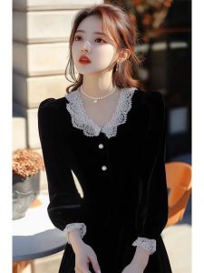 Elegant Black Lace Trim Velvet Dress Autumn Fashion High Waist Long Sleeve V-Neck A-Line Gown for Rich Young Women