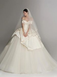 ชุดแต่งงานสตรีปักลายไหม ทรงเอยาวคลุมเข่า เดรสเจ้าหญิงสไตล์ย้อนยุค ทรงเอยาวคลุมเข่า ชุดแต่งงานสไตล์ย้อนยุคแบบคลาสสิก