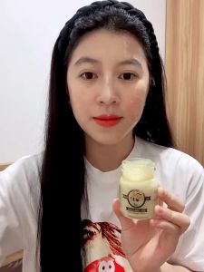 Sữa Ong Chúa Nguyên Chất 100gr - Tặng Kèm Cọ Muỗng-F06