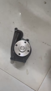 Bơm nước 490DI 490D1 dùng cho xe ô tô bơm tản nhiệt máy xe ô tô bơm nước xe