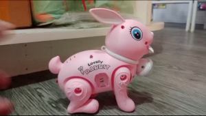 Đồ chơi thỏ điện tử Lovely Rabbit có đèn và nhạc cho bé