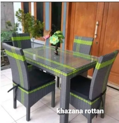 Ready stok 1 set meja makan 4 kursi plus jok busa dan 1 meja 2 kursi
