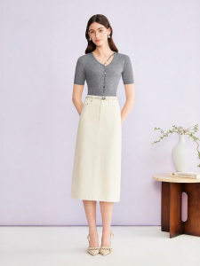Slimming Textured V-Neck Knit Top