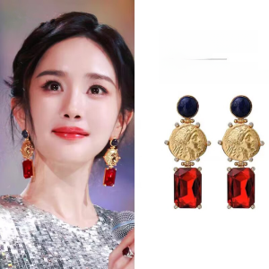Yangyi Similar to Red Gemstone Earrings 2023 New Luxury Sentimental Earrings High-end Fashionable Jewelry for Women