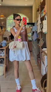 Antnine พร้อมส่ง เสื้อสายเดี่ยว Korea style ลายสก็อตขาวแดง น่ารักมาก แต่งสายผูกที่อก