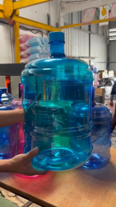 ถังน้ำ18.9 ลิตรสีฟ้าน้ำทะเล ฝาเกลียว ถังPETเกรด A พร้อมฝา