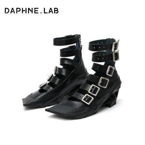 DAPHNE LAB | Giày Cao Gót Ngắn Mũi Nhọn Có Khóa Dây Phong Cách Retro Cơ Khí