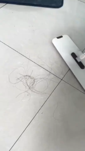 Cây lau nhà xịt nước Lock&Lock ETM472 Vừa lau vừa phun nước tiện lợi Đầu xoay 360 độ Chất liệu nhựa ABS cao cấp