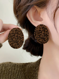 Pianist | Trendy 2026 New Years Hit Leopard Print Brown S925 Silver Stud Earrings