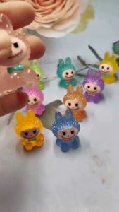 โมเดล เรซิ่น เรืองแสง น้องบู้ ขนาด 40x50mm อุปกรณ์เสริมงานฝีมือ งาน DIY ใช้สำหรับ ตั้งโชว์ เจาะรู ทำพวงกุญแจ