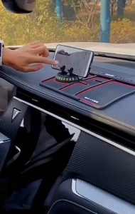 Holder Hp Mobil Phone Holder Mat Alas 4 in 1 Anti Slip Multifungsi Universal Stand Holder Alas Mobil Dashboard Anti Slip