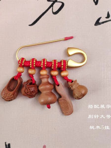 Red Thread Woven Pine Wood Baby Chest Pin Fixed Size Small High End Fashion Accessories DIY Baby Chest Pin for Mothers
