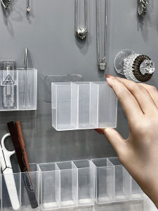 กล่องเก็บของกระจกในห้องน้ำแบบติดผนัง กล่องใสสำหรับจัดระเบียบเครื่องสำอาง กล่องแยกสีลิปสติก ชั้นวางของแบบติดผนัง