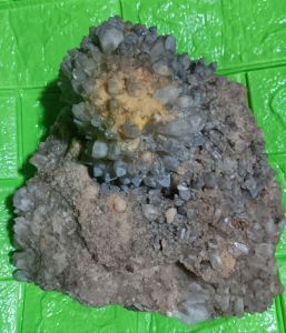 Thạch anh tự nhiên