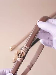 【จากกรุงเทพฯ】เข็มขัดแฟชั่นหัวลอค อะไหล่ทอง ใส่แล้วดูรวยขึ้นมา10ระดับ เข็มขัดที่ไม่ต้องมีรู