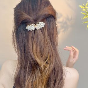 กิ๊บติดผมรูปผีเสื้อหัวเข็มขัดสปริงระดับไฮเอนด์สำหรับผู้หญิง 2025 กิ๊บติดผมรูปตัวอักษรสไตล์เกาหลีใหม่ ประดับเพชรเทียม