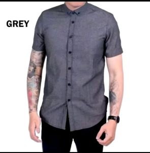 kemeja polos lengan pendek dari bahan katun signature ukuran M L XL XXL XXXL
