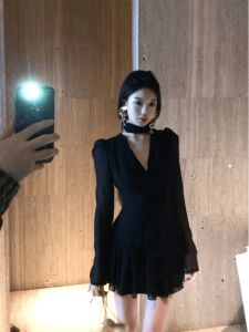 ชุดเดรสยาวแขนยาวสไตล์ฝรั่งเศสระดับไฮเอนด์ เอวเข้ารูป กระโปรงทรงเอ คอวี ผ้าฝ้ายผสมโพลีเอสเตอร์ ฤดูใบไม้ร่วง 2024