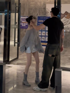 สีเทาเข้ม ปาดใหล่ แขนยาว เสื้อสเวตเตอร์ถัก ผู้หญิง หลวม สไตล์ Early ฤดูใบไม้ร่วง ลำลอง Slouchy Feelฤดูใบไม้ผลิ 2024 สินค้ามาใหม่