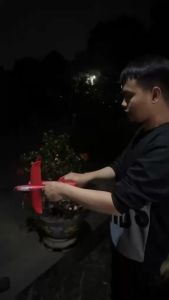 Đồ chơi bắn máy bay phát sáng máy bay phóng tầm xa ngoài trời đồ chơi quà tặng cho bé