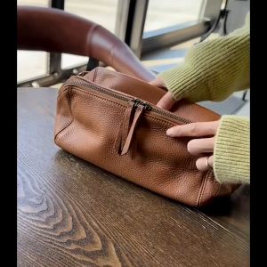 Terbaru 2025: Tas Selempang Bahu Wanita Ringan & Kulit Asli Santai