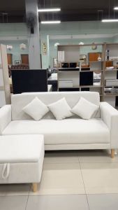 Livinghome FurnitureMall โซฟา L-Shape 3 ที่นั่ง ขาไม้ พร้อมสตูลเก็บของ รุ่น SNOW-L มี 2 เเบบ ผ้า/หนัง