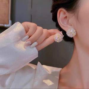 A35 (Beli 2 dapat bonus) Anting bunga elegan Perempuan Perhiasan Earrings
