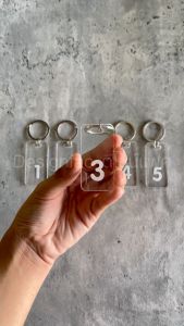 พวงกุญแจเลขห้อง 1ชุด มี5เลข พวงกุญแจโรงแรมอะคริลิคแบบเซาะร่อง สวย ดีไซน์โมเดิร์น มินิมอลDesignfac